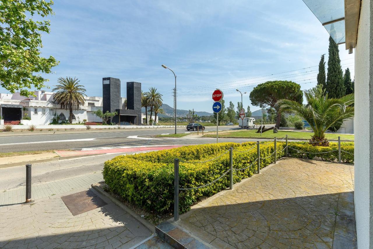 Ferienwohnung V017 - Porto Marina Roses Exterior foto